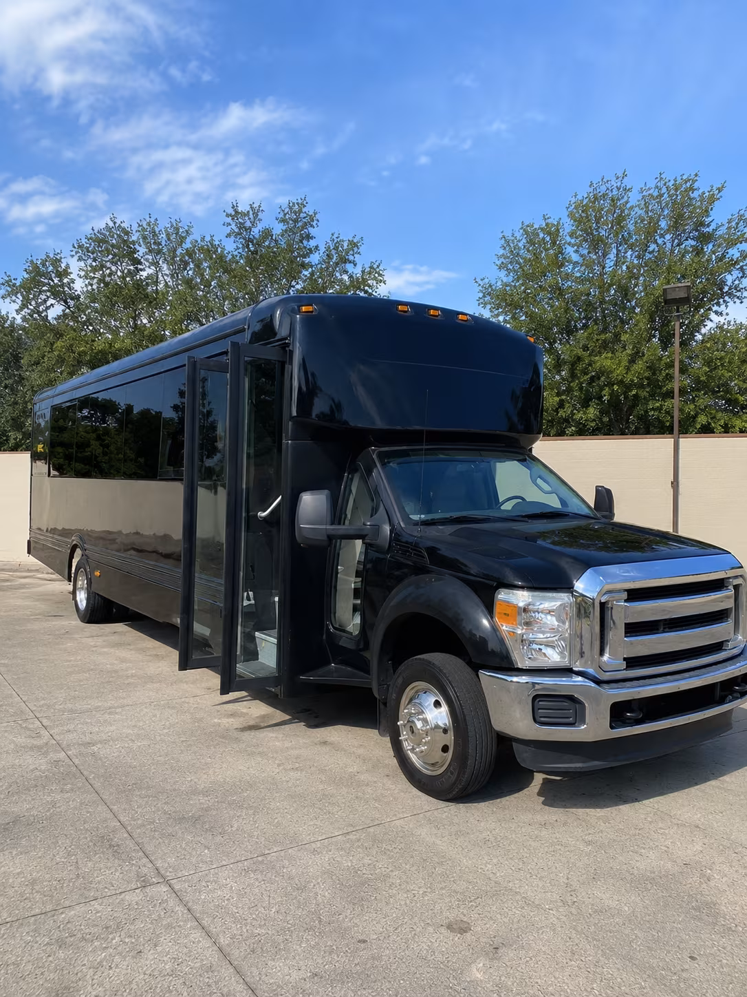 cincinnati 20 passenger party bus