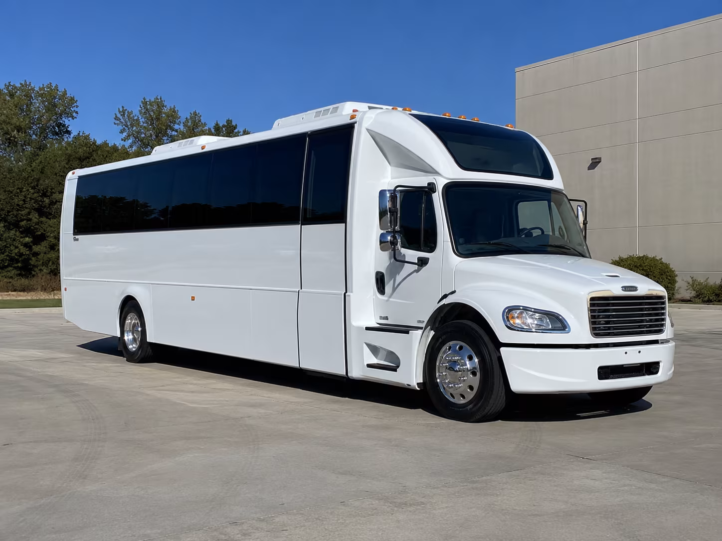 cincinnati 28 passenger party bus