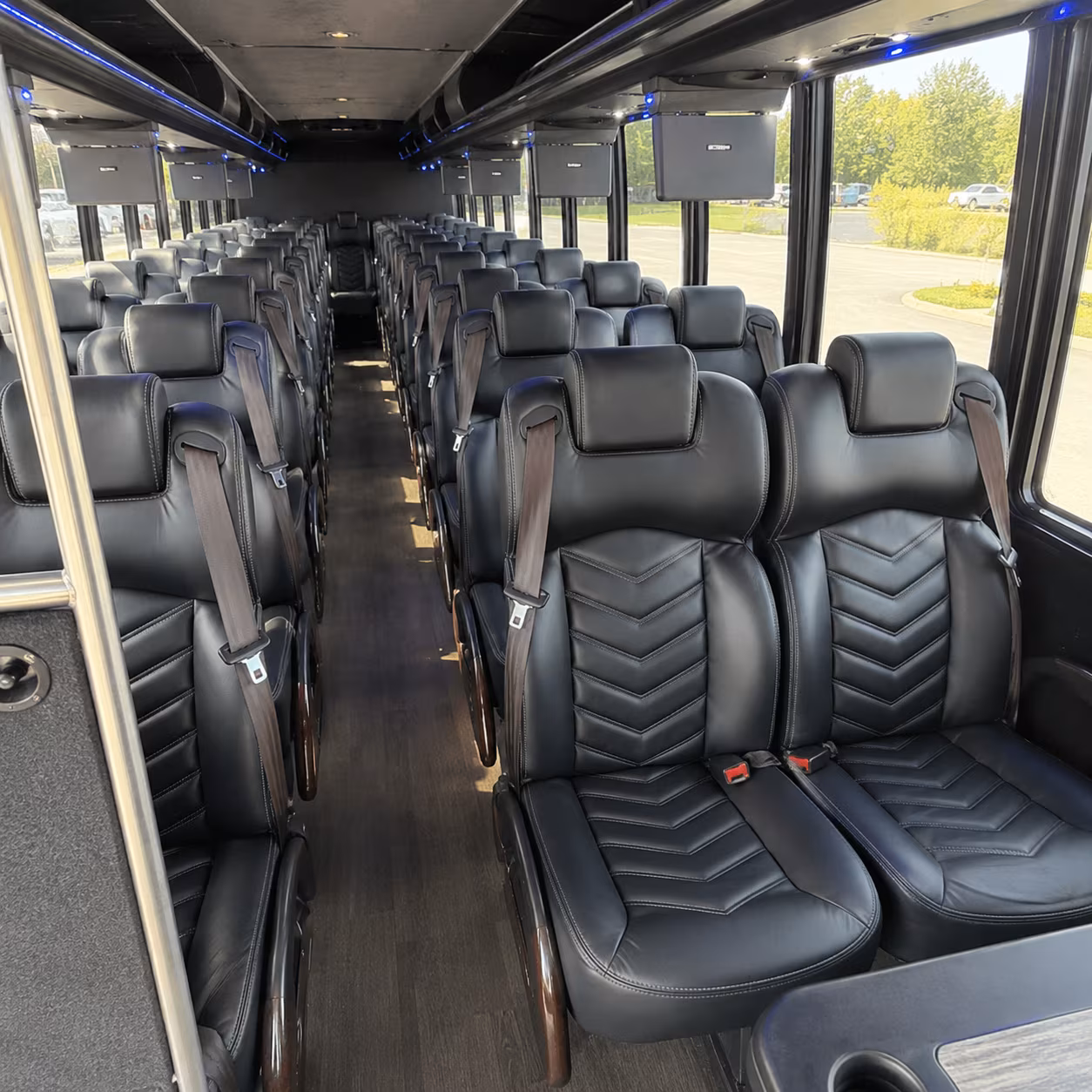 minibus and charter bus rentals for kings island school days